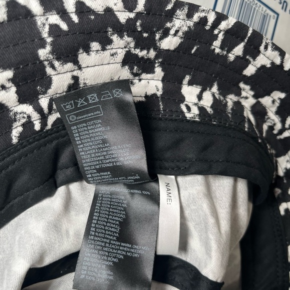 Black and White Patterned Bucket Hat - Picture 2 of 5